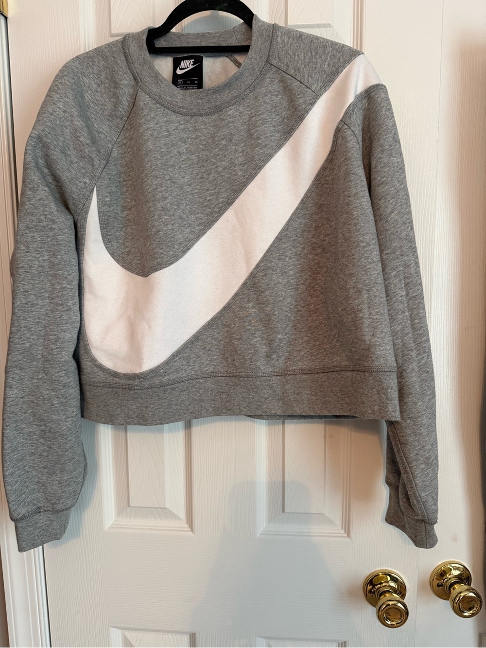 Nike Gray & White Swoosh Cropped Sweatshirt and Joggers Set - Picture 2 of 7